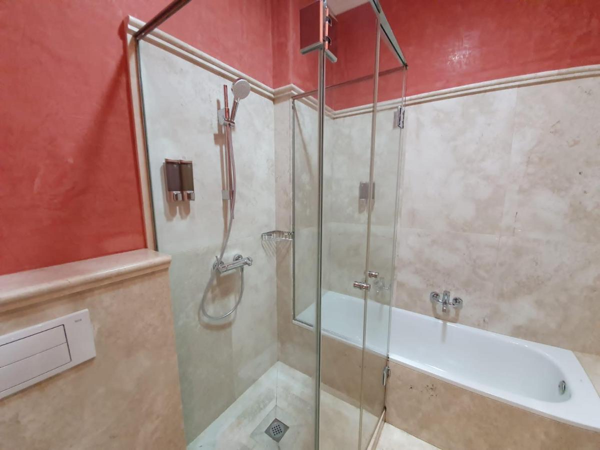 Bns Dauro Suites Granada Bagian luar foto