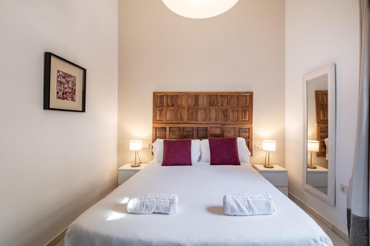 Bns Dauro Suites Granada Bagian luar foto