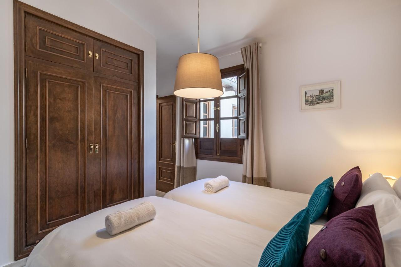 Bns Dauro Suites Granada Bagian luar foto
