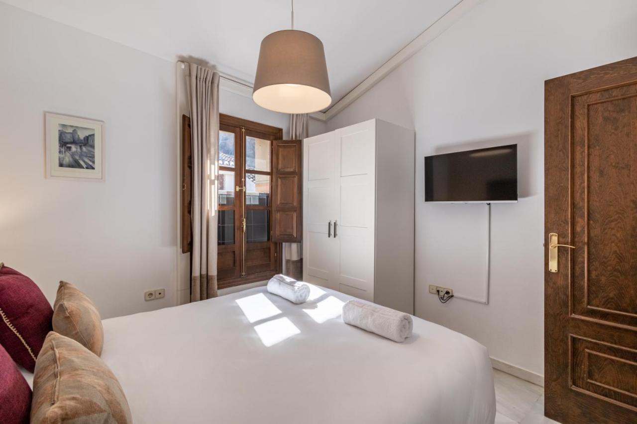 Bns Dauro Suites Granada Bagian luar foto
