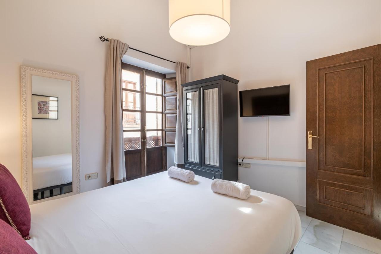 Bns Dauro Suites Granada Bagian luar foto