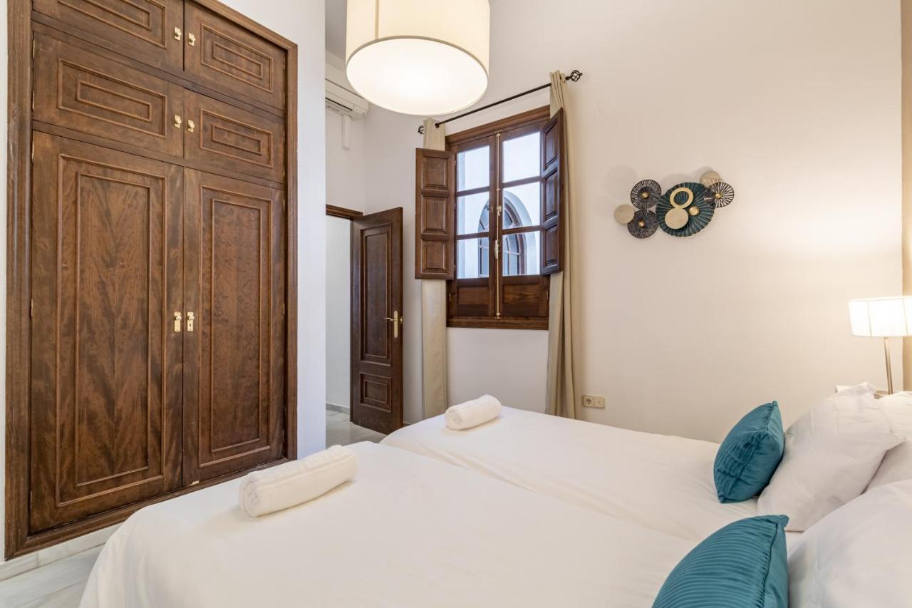 Bns Dauro Suites Granada Bagian luar foto